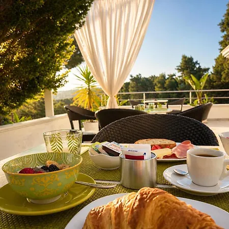Petra Maris Bed & Breakfast 4*
