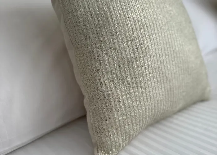 לינה וארוחת בוקר Petra Maris 4*