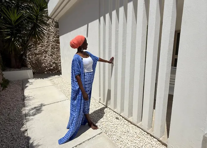 לינה וארוחת בוקר Petra Maris 4*